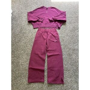 Nike Matching Set Size Medium Berry Pink Cropped Sweatshirt Wide Leg Sweatpants
